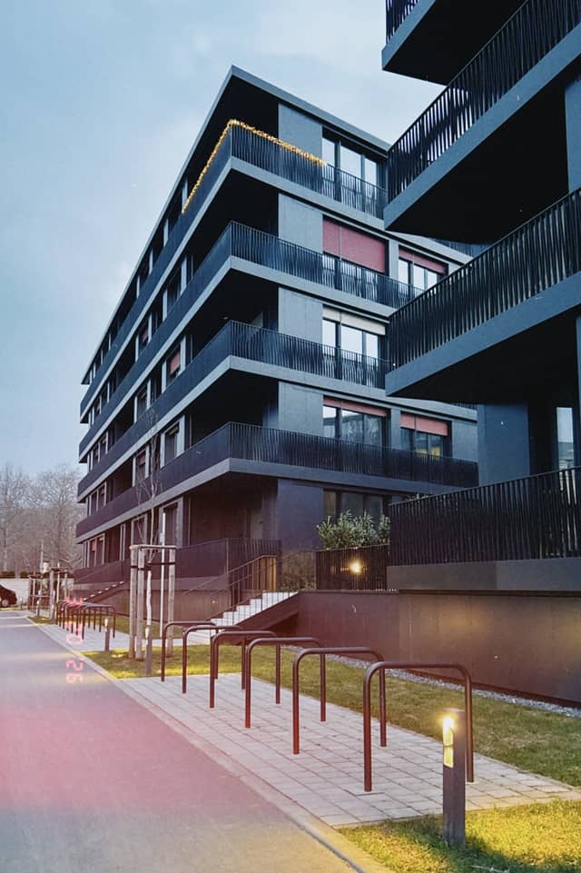 Marina Garden Modern Architecture - Image 1