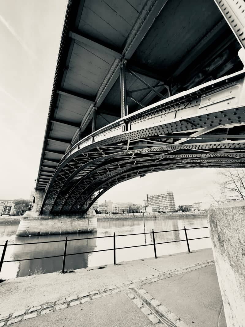Pont de Levallois Underside - Image 1