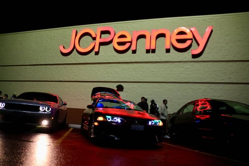 South Hill Mall Car Meet - Image 1