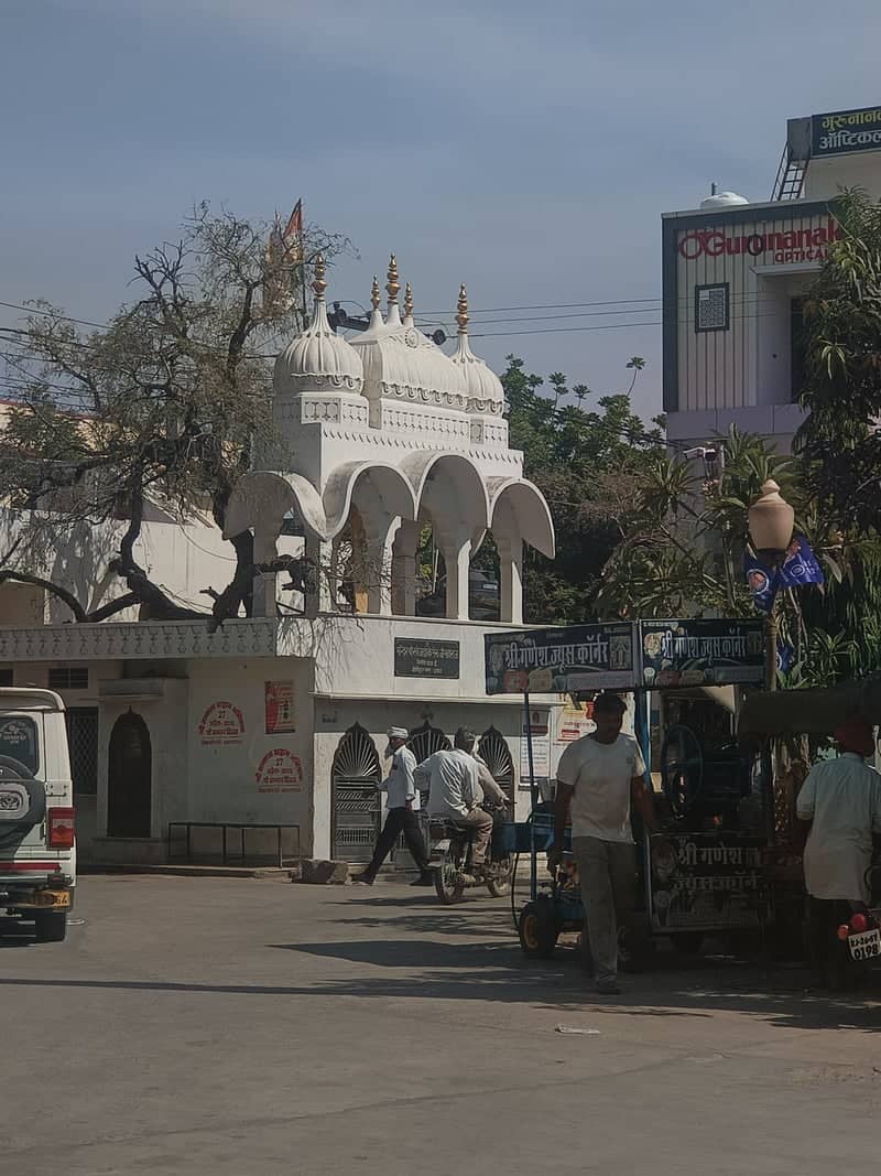 Tonk Street Shrine - Image 1
