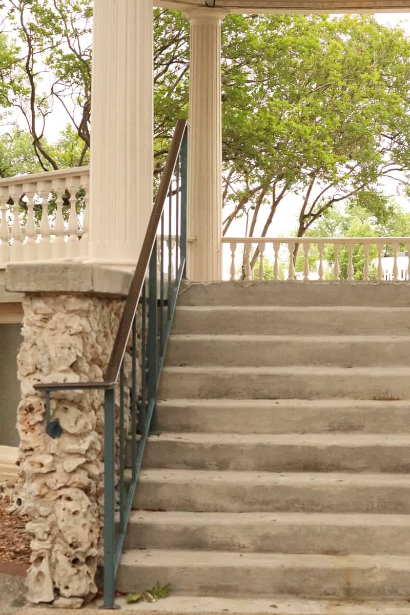 Gruene Mansion Inn Grounds - Image 1