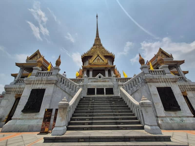 Wat Traimit (Temple of the Golden Buddha) - Image 1