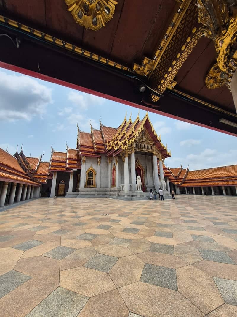 Wat Benchamabophit (The Marble Temple) - Image 1