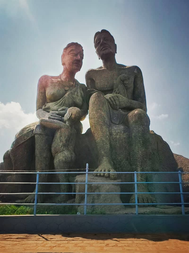 Kuravan and Kurathi Statue, Ramakkalmedu - Image 1