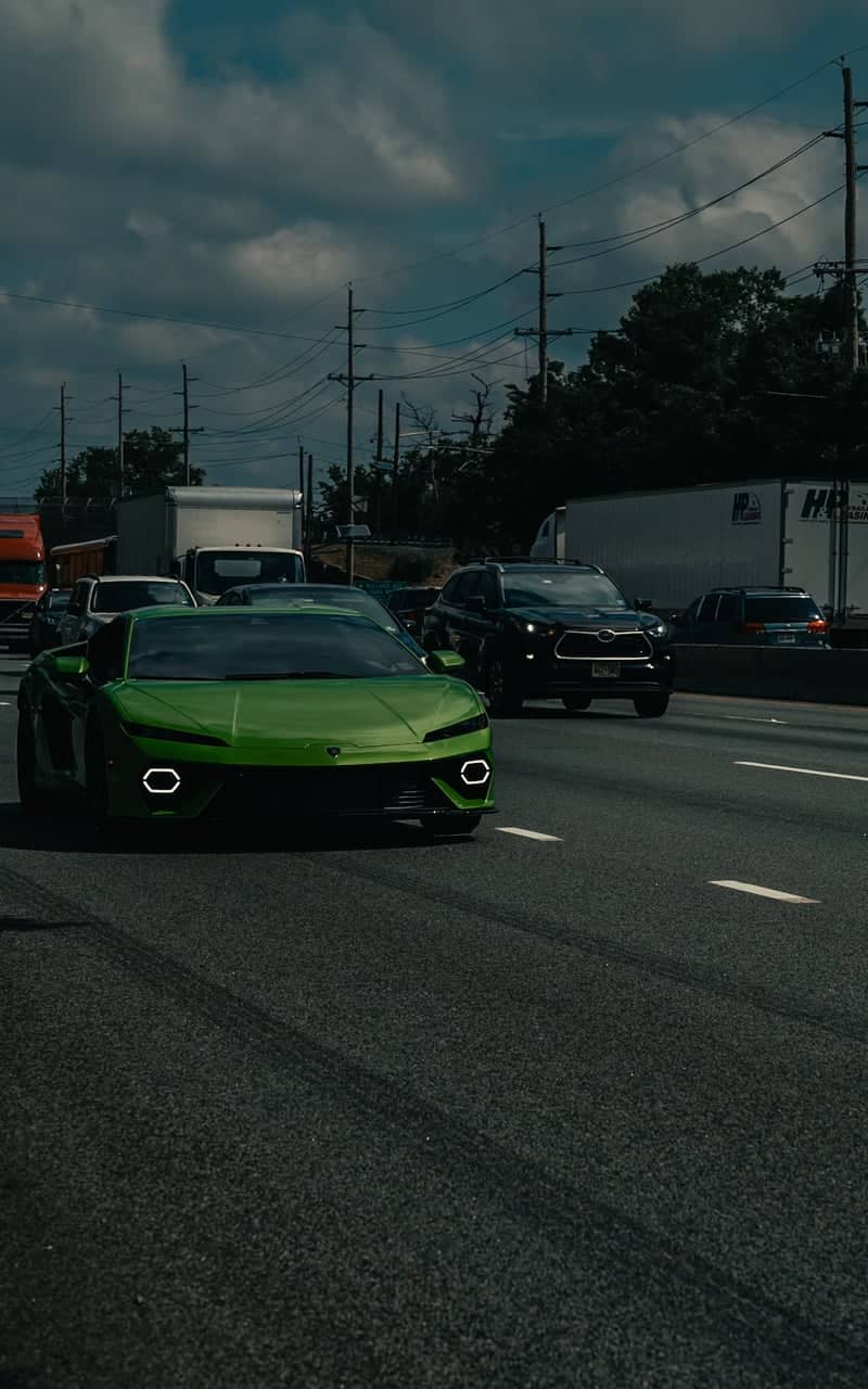 Route 17 Highway Car Spotting - Image 1