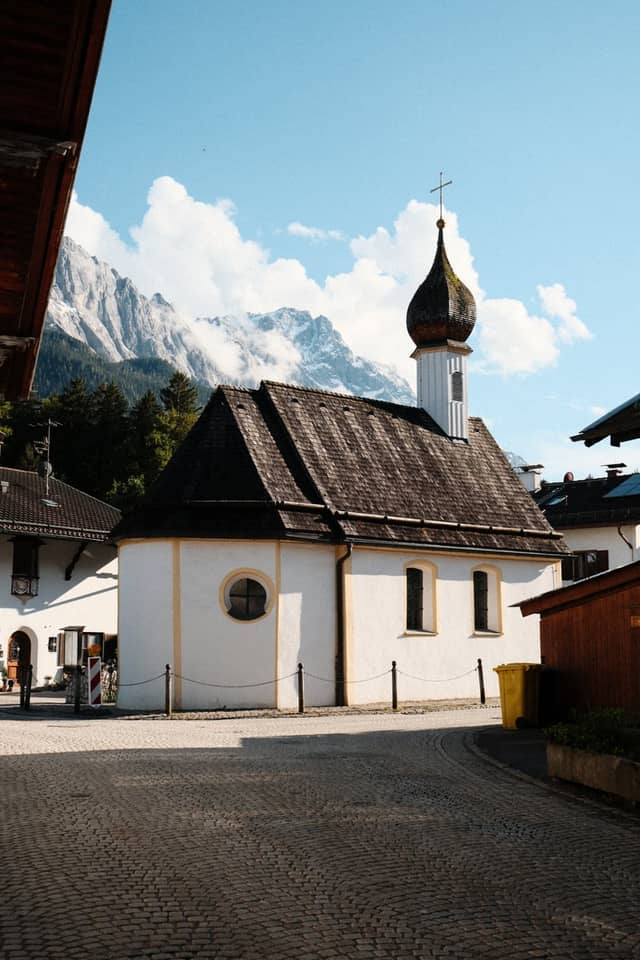 Kapelle St. Johannes der Täufer, Grainau - Image 1