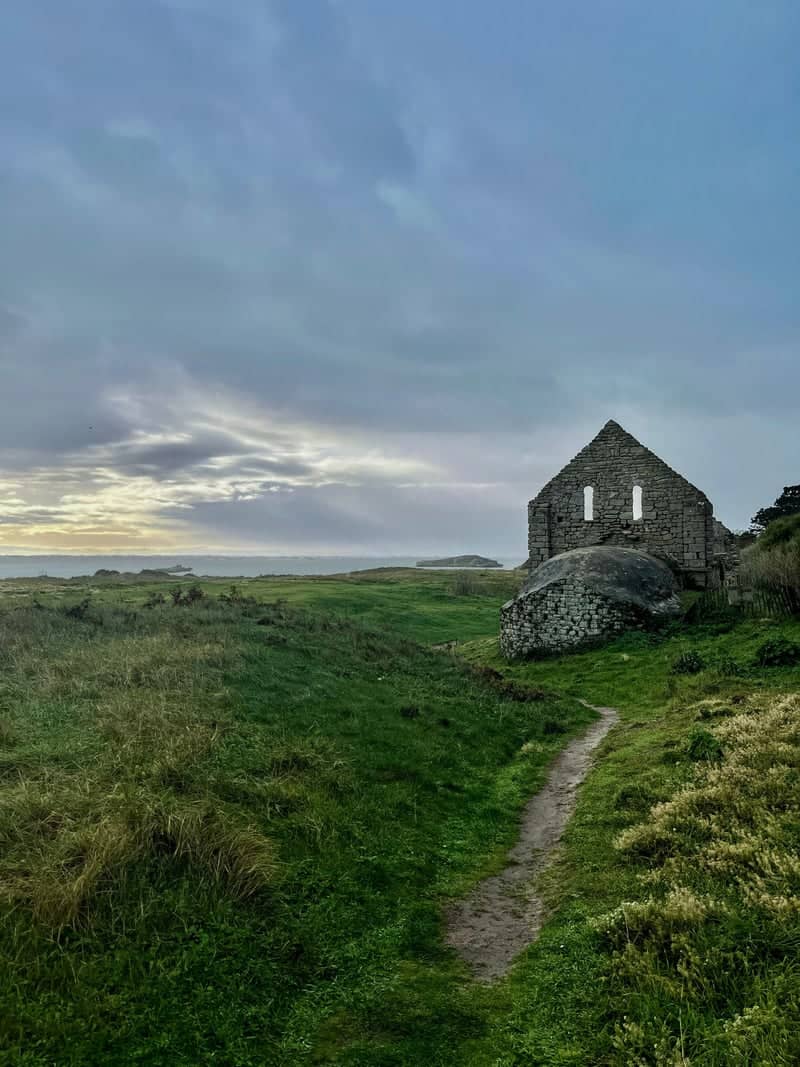 Chapelle Sainte-Anne Ruins - Image 1