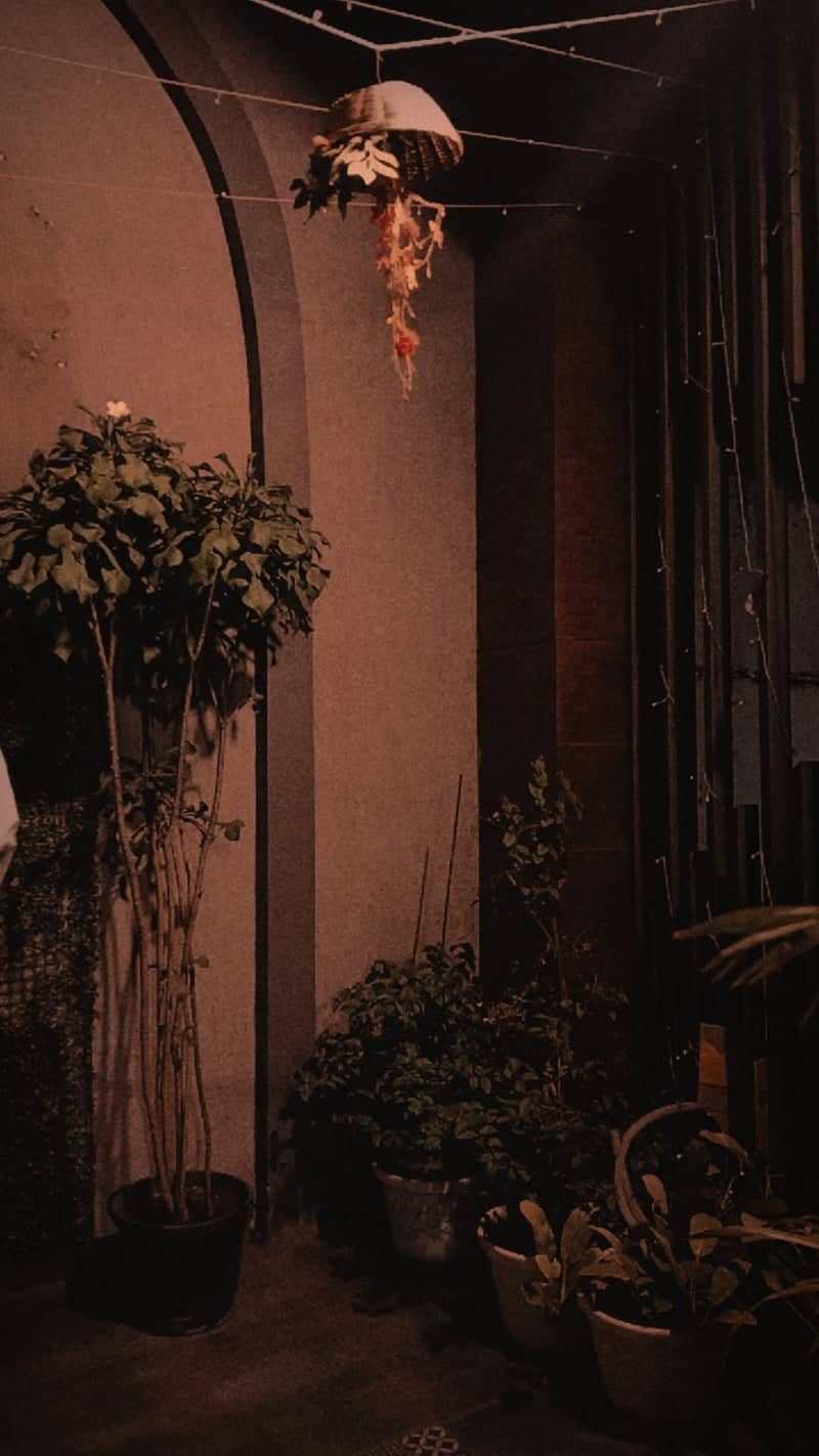 Atmospheric Courtyard in Guna - Image 1
