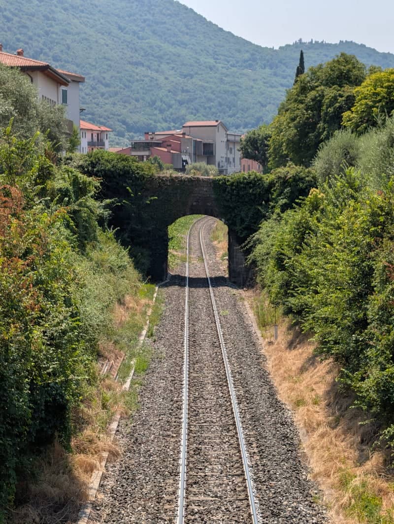 Endine Gaiano Railway Arch - Image 1