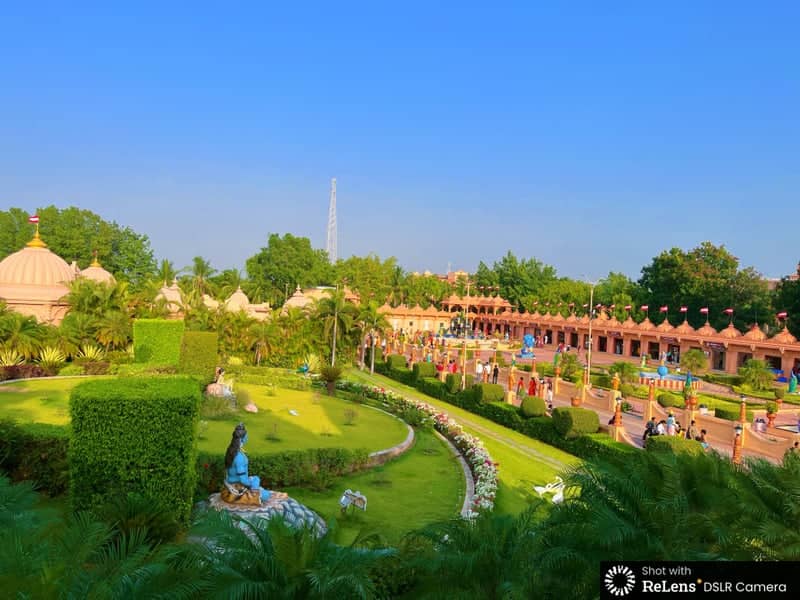 Nilkanth Dham Swaminarayan Temple, Poicha - Image 1