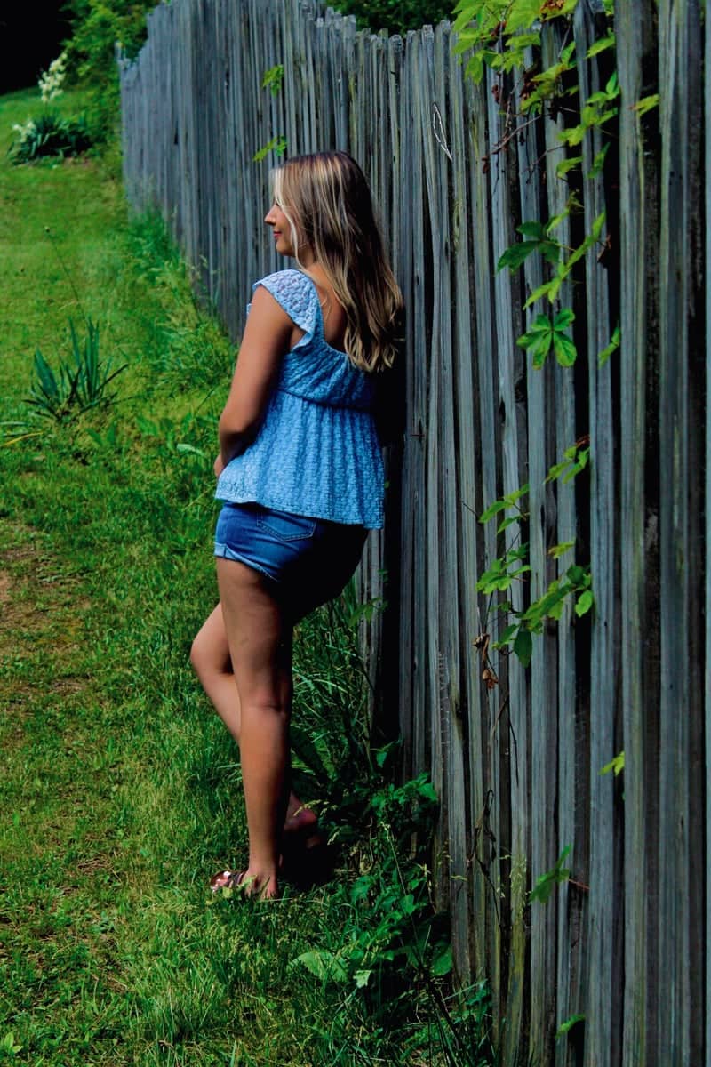 Rustic Fence Garden - Image 1