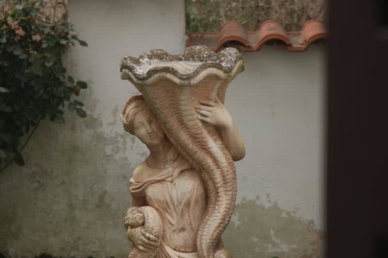 Classical Garden Statue in Ardea - Image 1