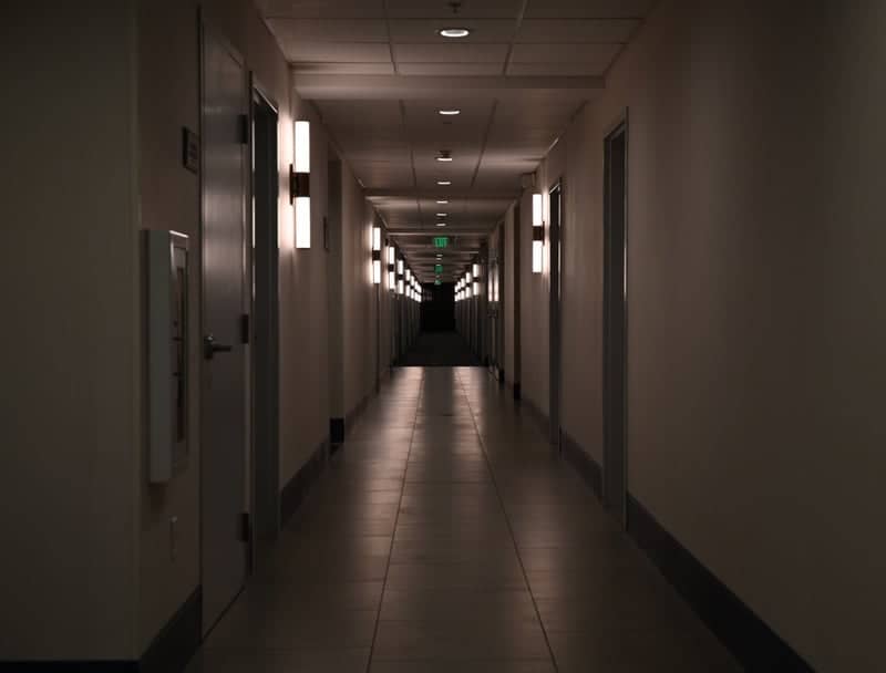 Drury Inn & Suites Flagstaff Hallway - Image 1