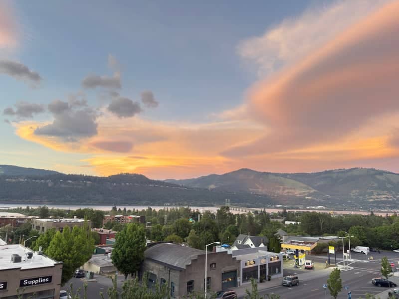 Hood River Waterfront Overlook - Image 1