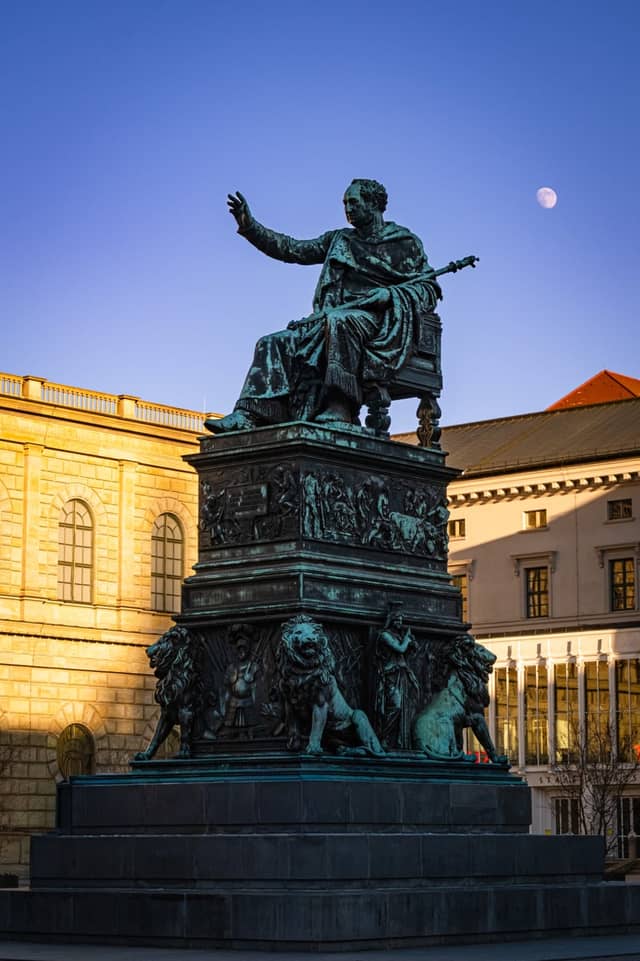 Max-Joseph-Platz - Image 1