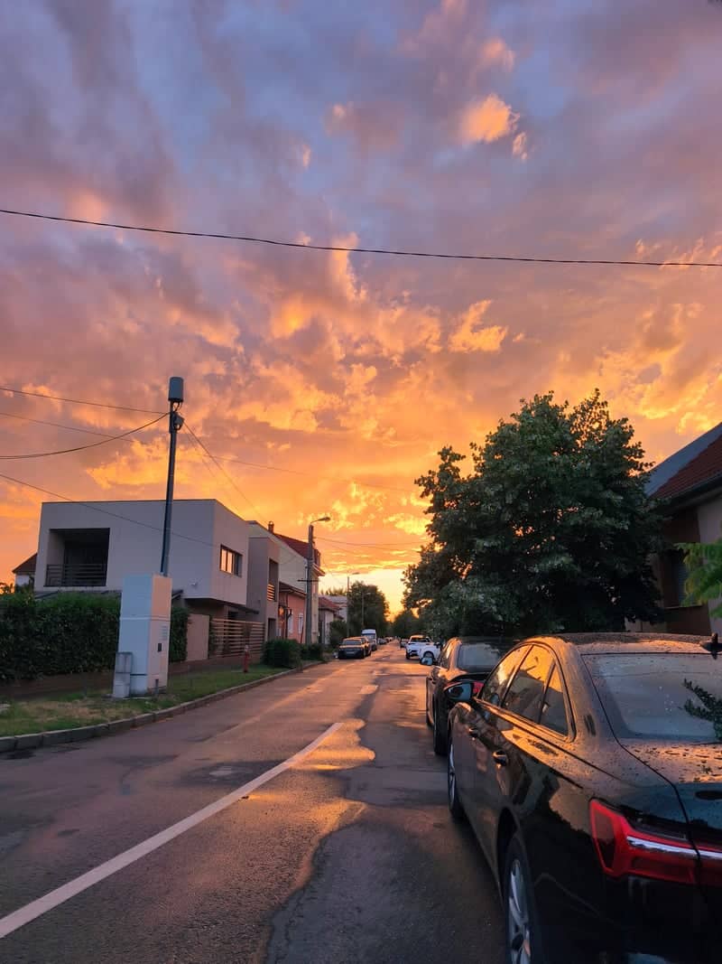 Strada Teiului Sunset View - Image 1