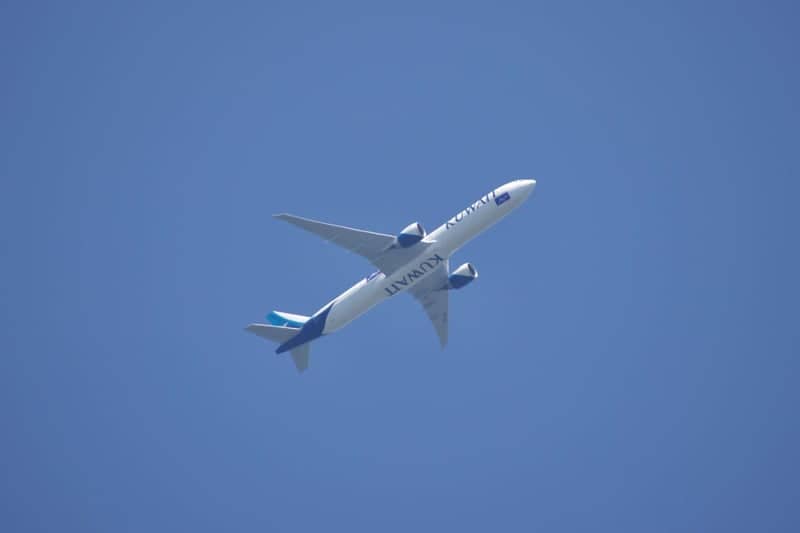 Gatwick Airport Flight Path - Image 1