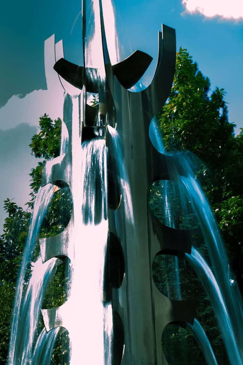 Centennial Sculpture, Riverfront Park - Image 2