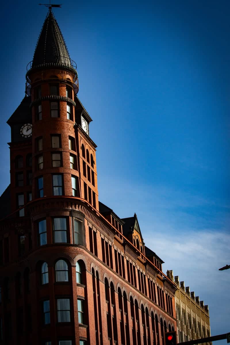 Review Building - Image 5