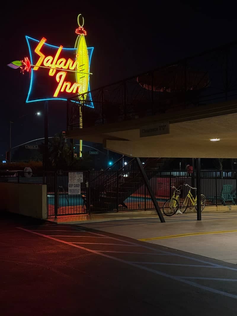 Safari Inn - Image 1