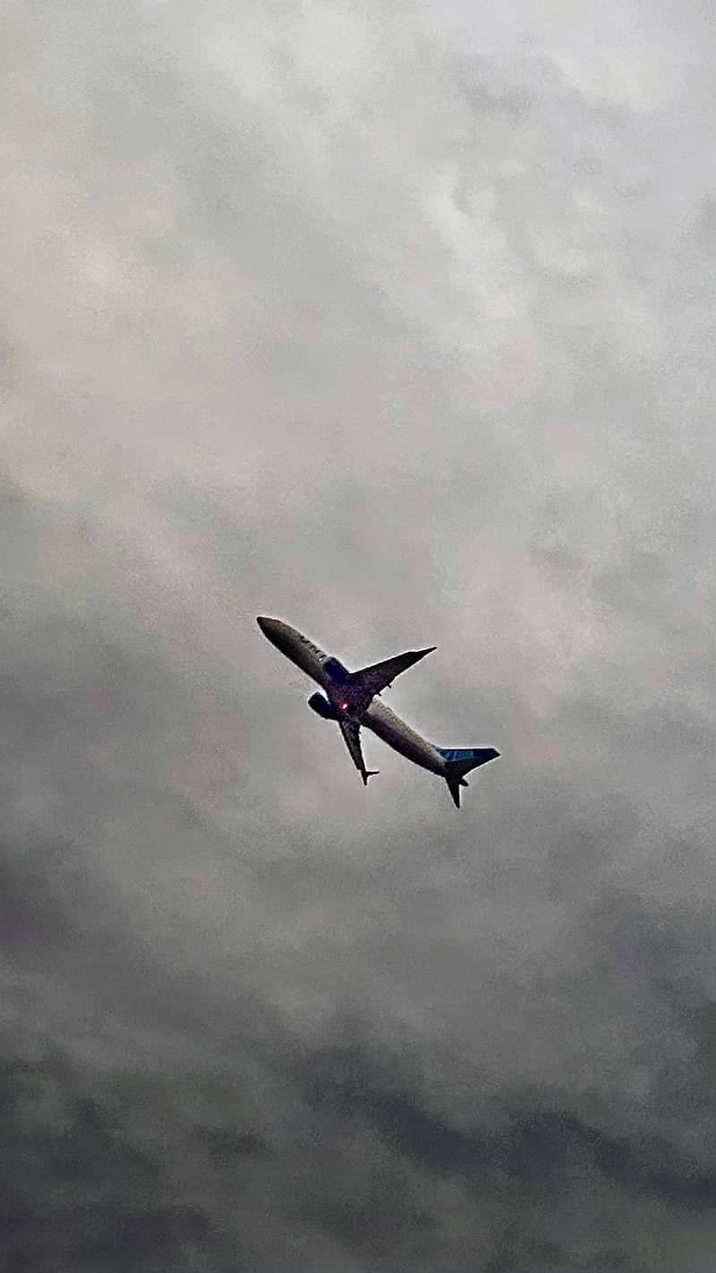 Newark Airport Flight Path (Jersey Gardens) - Image 1