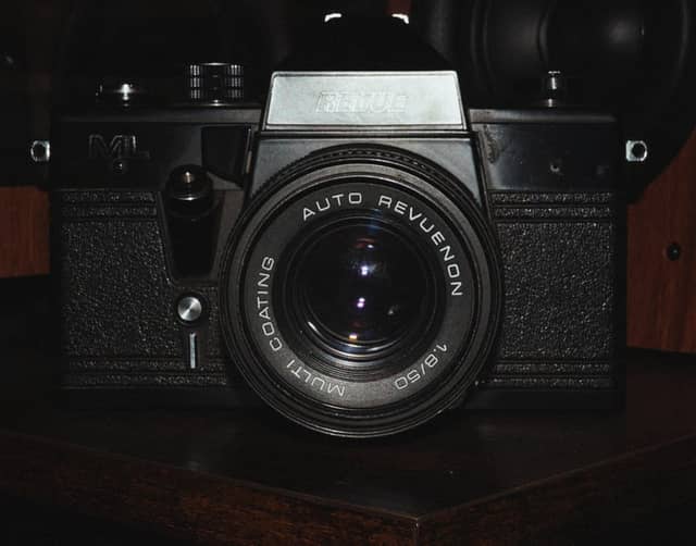 Vintage Camera Collection - Image 1
