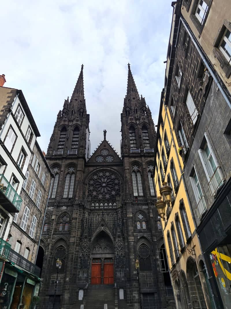 Clermont-Ferrand Cathedral - Image 1
