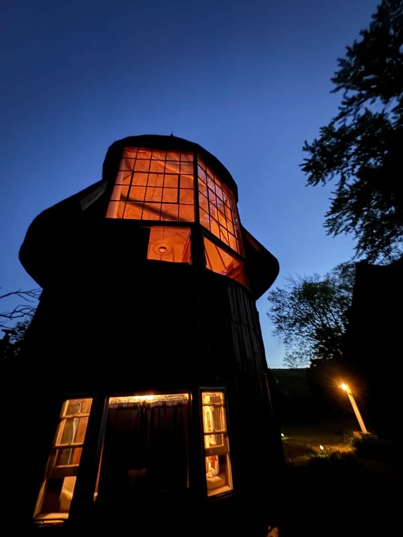 Santarella Gardens (Gingerbread House) - Image 1