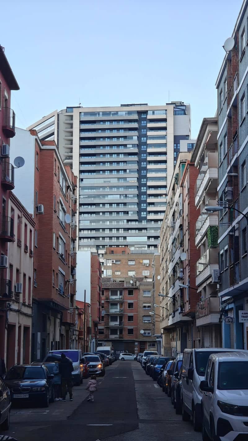 Torre Zaragoza from Calle Barcelona - Image 1