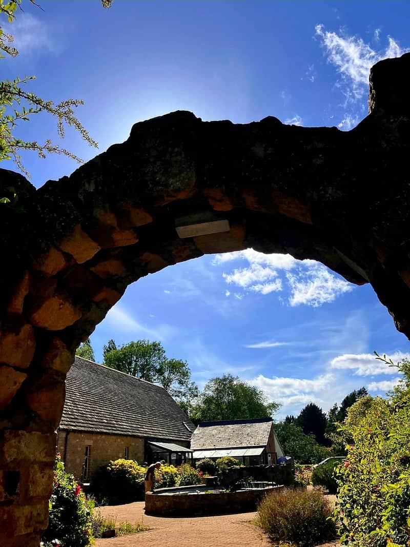 Childswickham Courtyard Arch - Image 1
