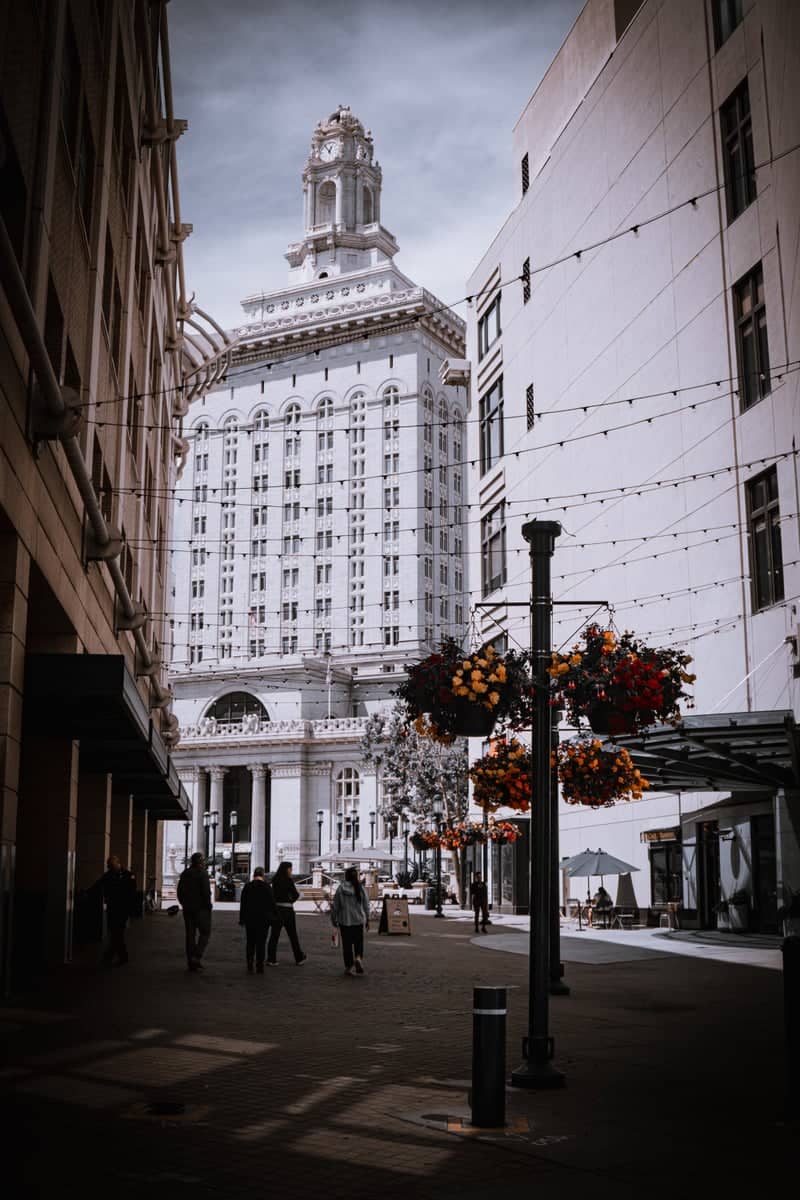 Oakland City Hall & Frank H. Ogawa Plaza - Image 1
