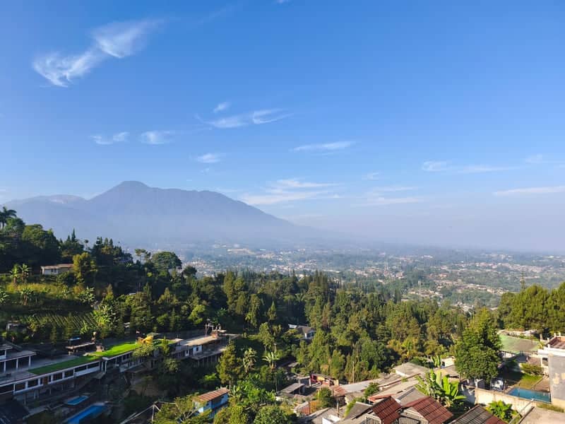 Puncak Highland Overlook - Image 1