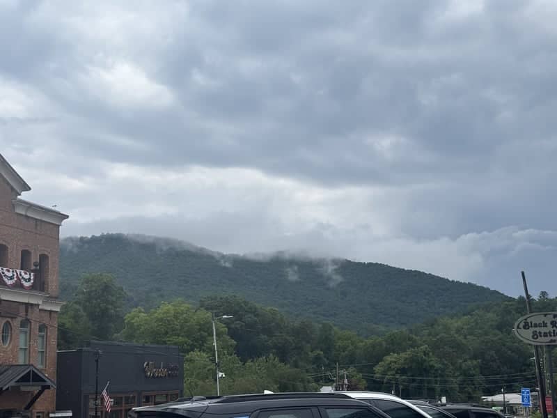 Downtown Clayton Mountain View - Image 1