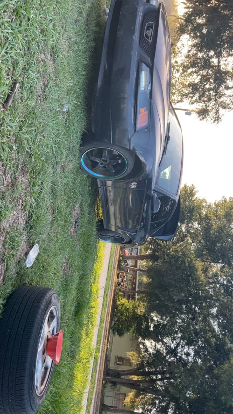 Rural Florida Car Scene - Image 1