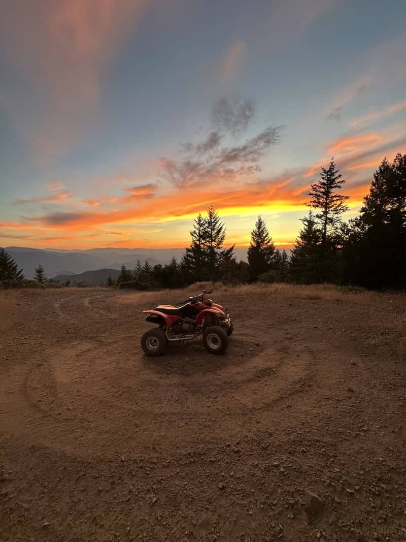 Siskiyou Mountains Sunset Overlook - Image 1
