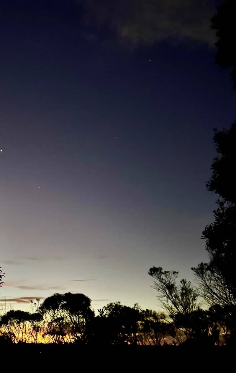 Blue Mountains Twilight Overlook - Image 1