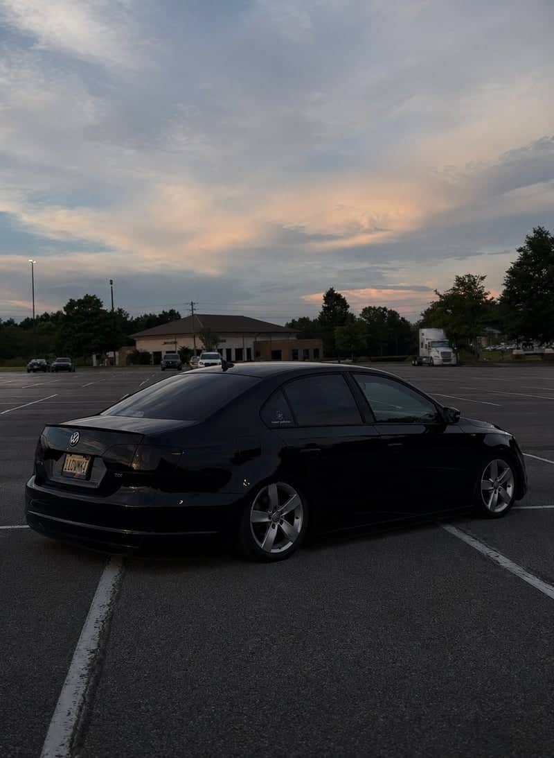 Pinnacle at Tutwiler Farm Parking Lot - Image 1
