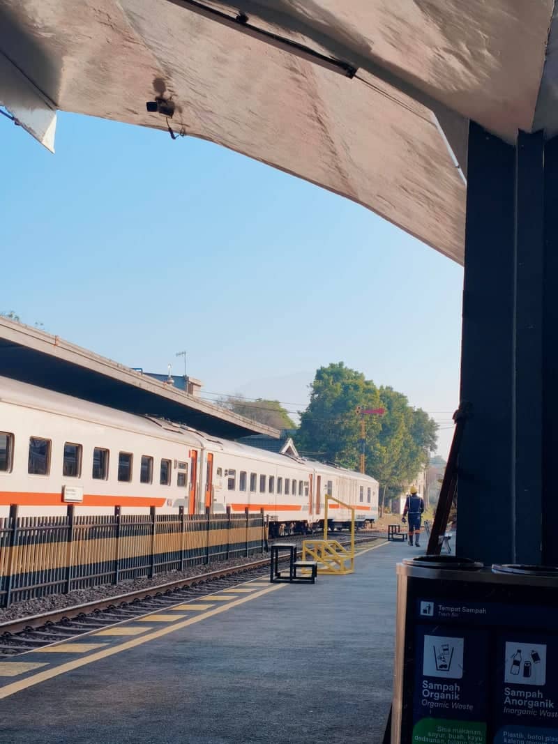 Malang Railway Station - Image 1