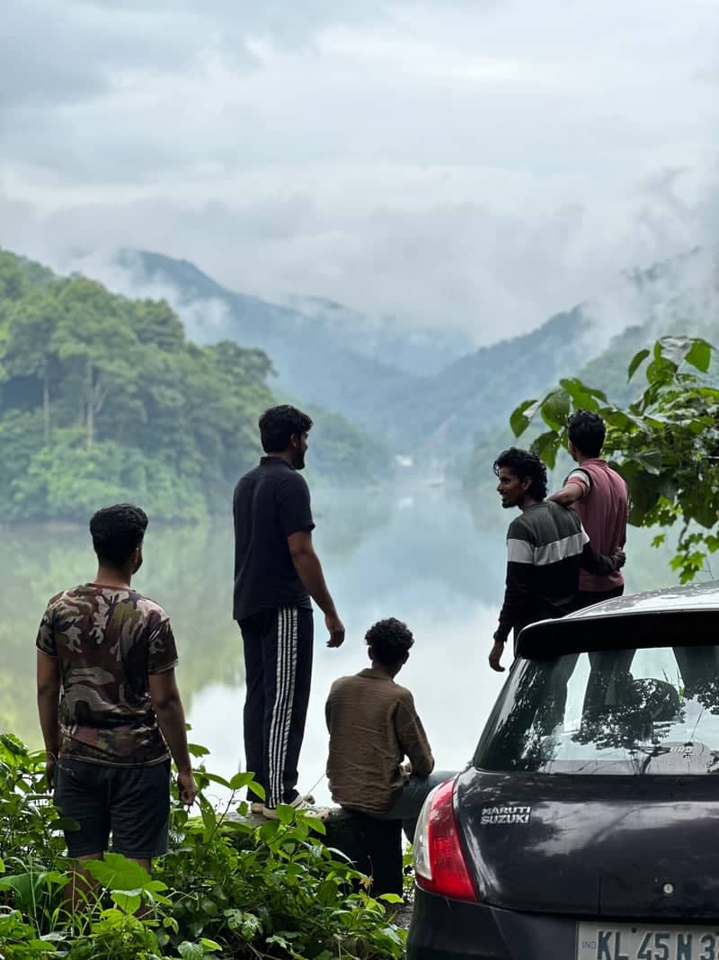 Vandiperiyar River Viewpoint - Image 1