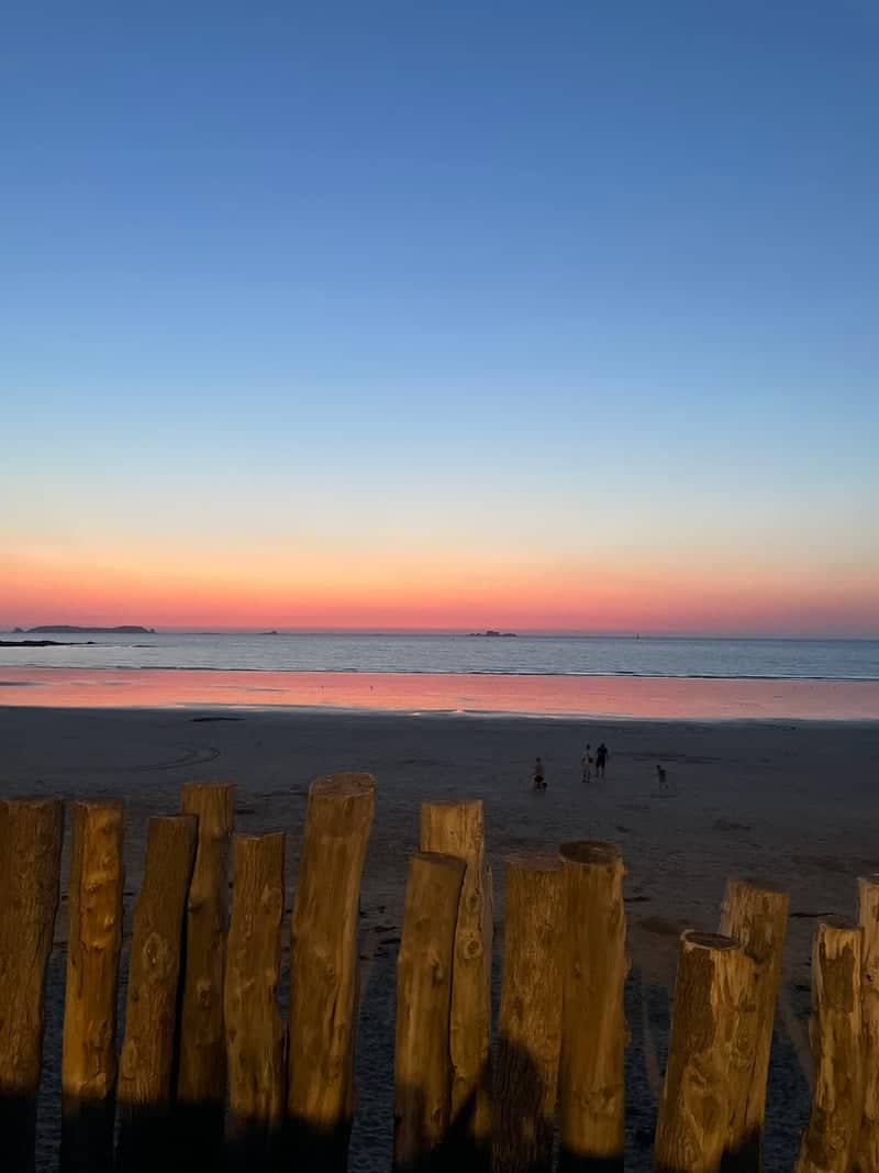 Plage du Sillon Breakwaters - Image 1