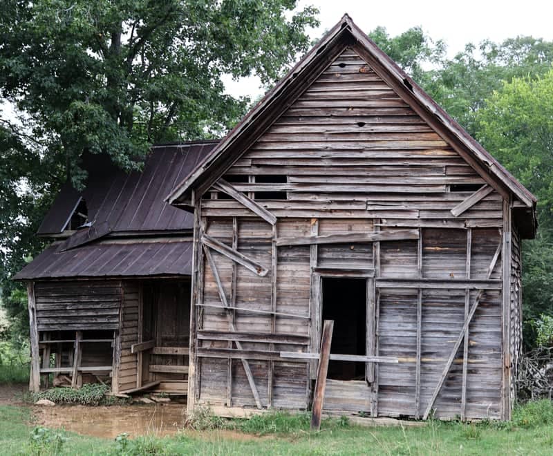 Abandoned Midland Farmhouse - Image 1