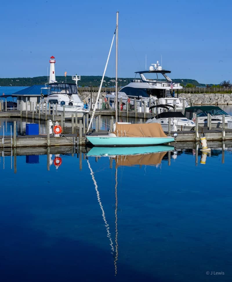St. Ignace Marina & Wawatam Lighthouse - Image 1
