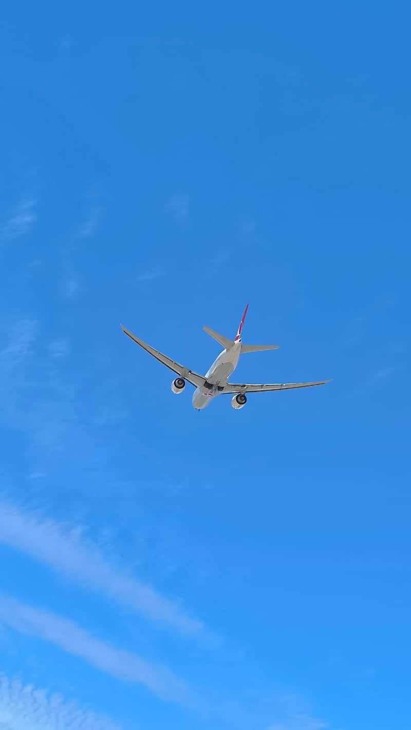 Toronto Pearson Plane Spotting (Dixie Road) - Image 1