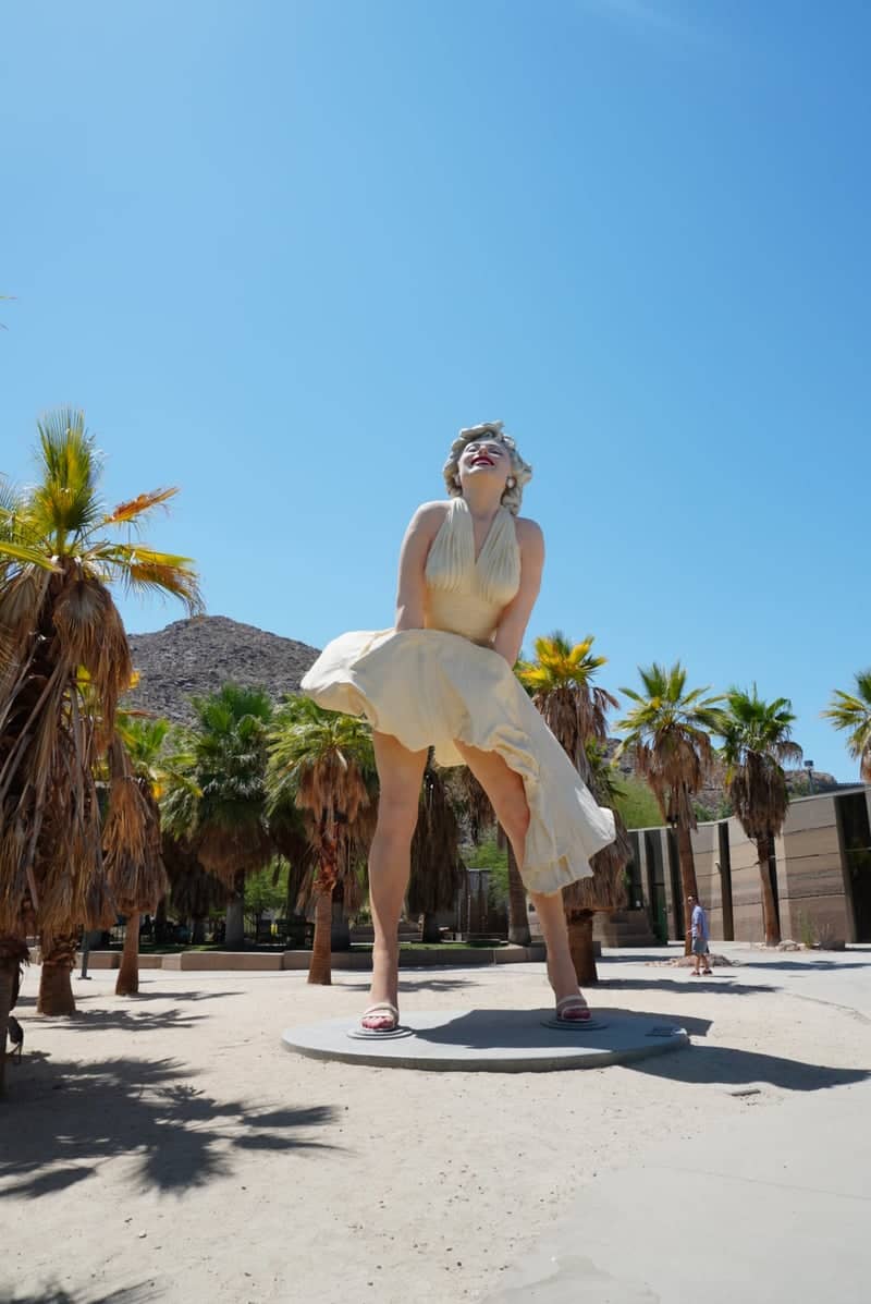 Forever Marilyn Statue - Image 1