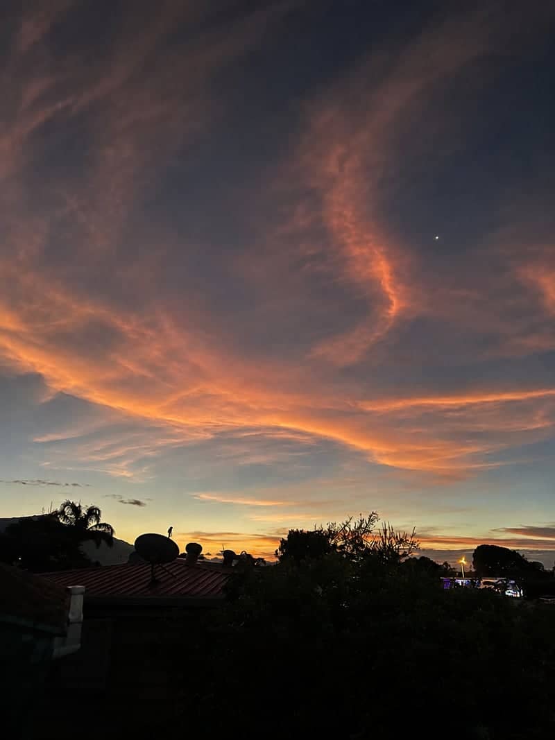 Oonoonba Sunset View - Image 1