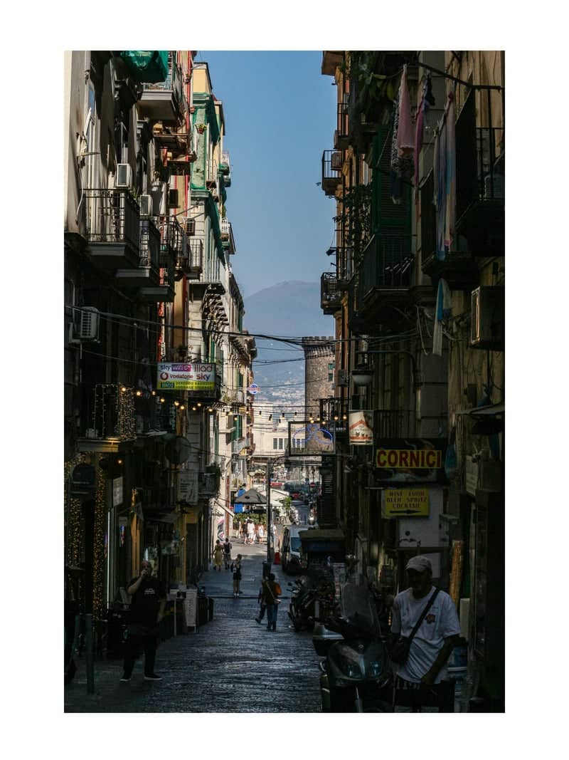 Quartieri Spagnoli Alleyway - Image 3