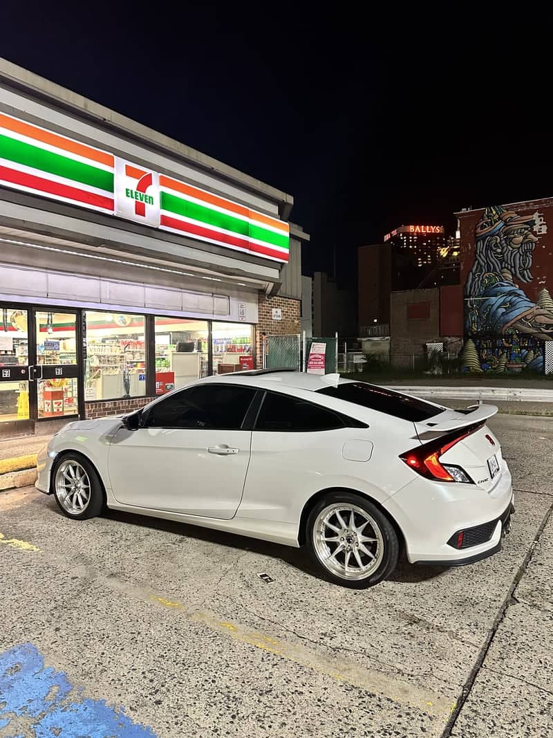 Atlantic City 7-Eleven & Mural - Image 1