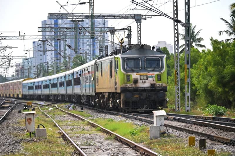 Katpadi Railway Junction Tracks - Image 1