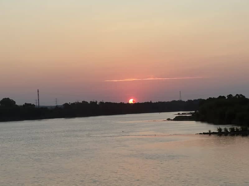 Arkansas River Sunset at War Memorial Park - Image 1