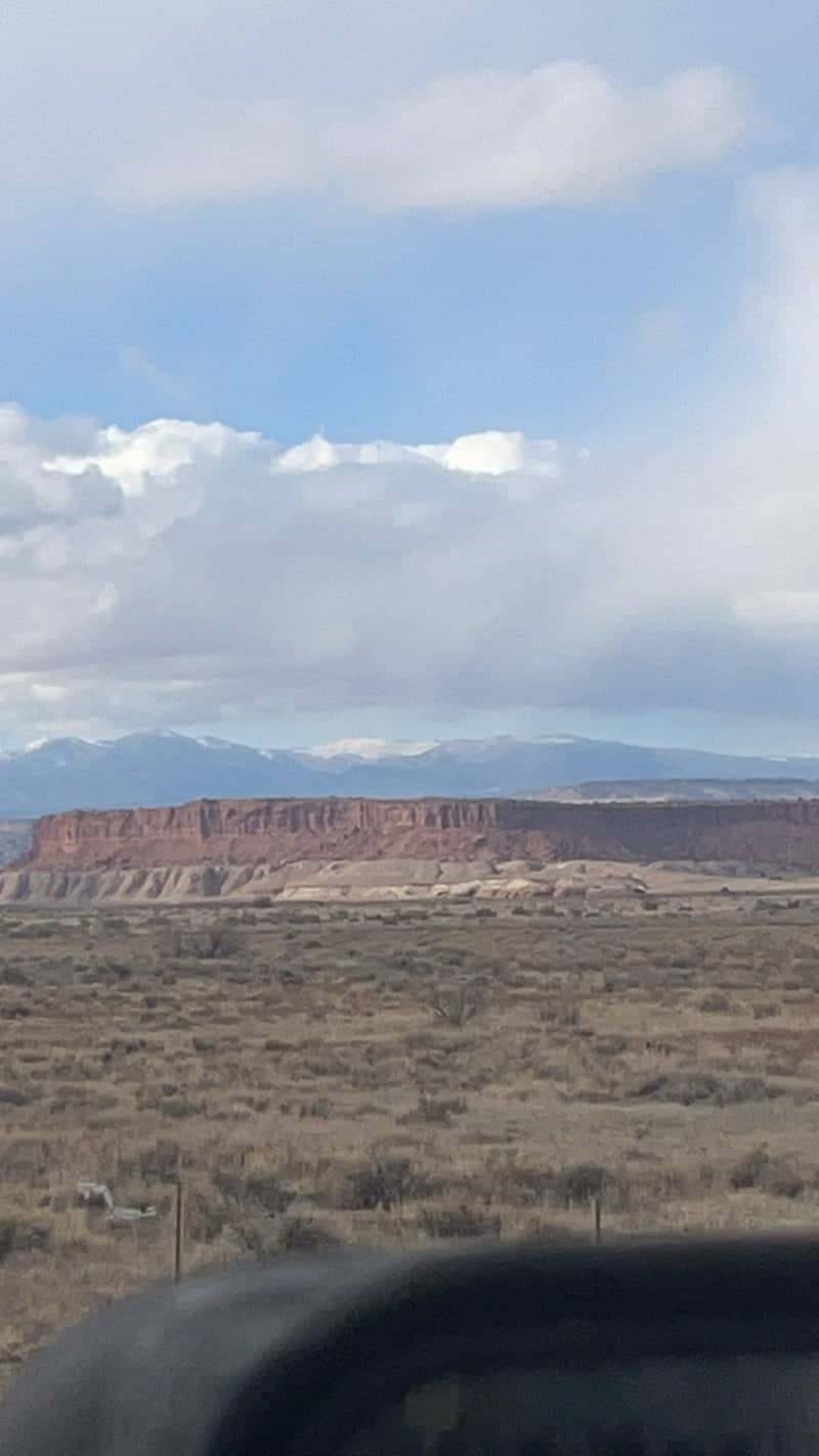 Thoreau Red Rock Mesa View - Image 1